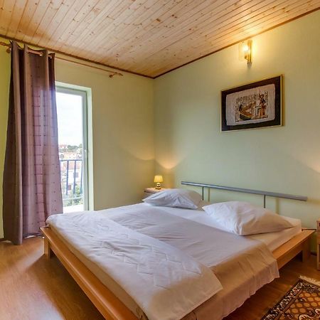 Apartment Malvina Mali Losinj Bagian luar foto