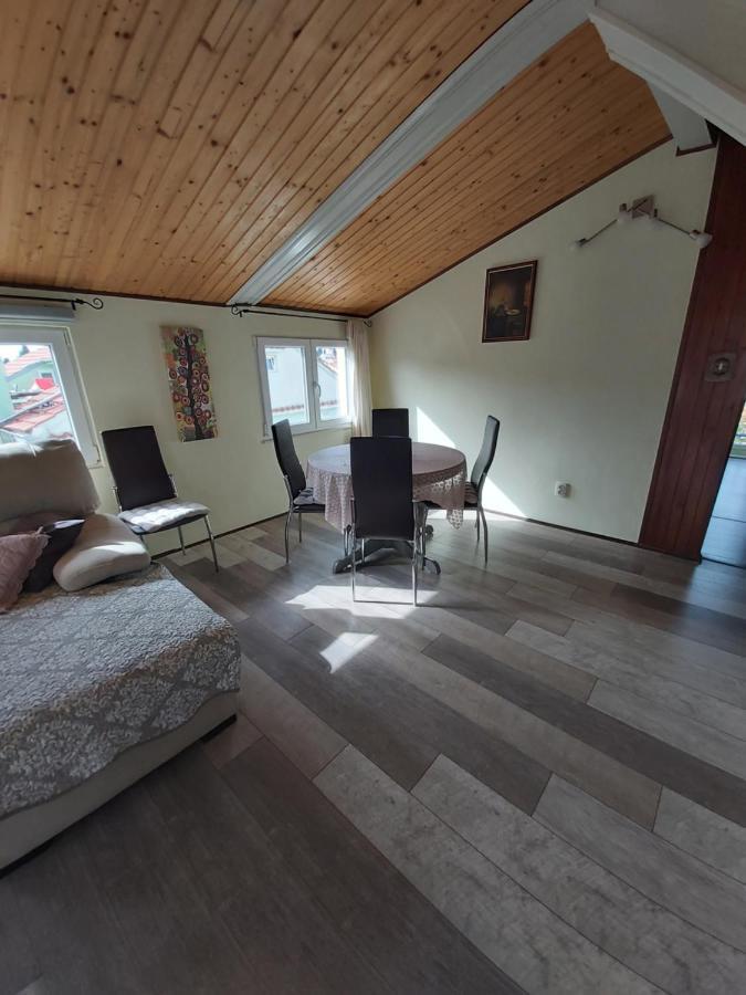 Apartment Malvina Mali Losinj Bagian luar foto