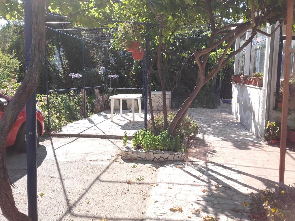 Apartment Malvina Mali Losinj Bagian luar foto