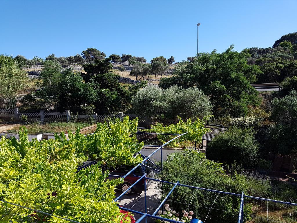 Apartment Malvina Mali Losinj Bagian luar foto