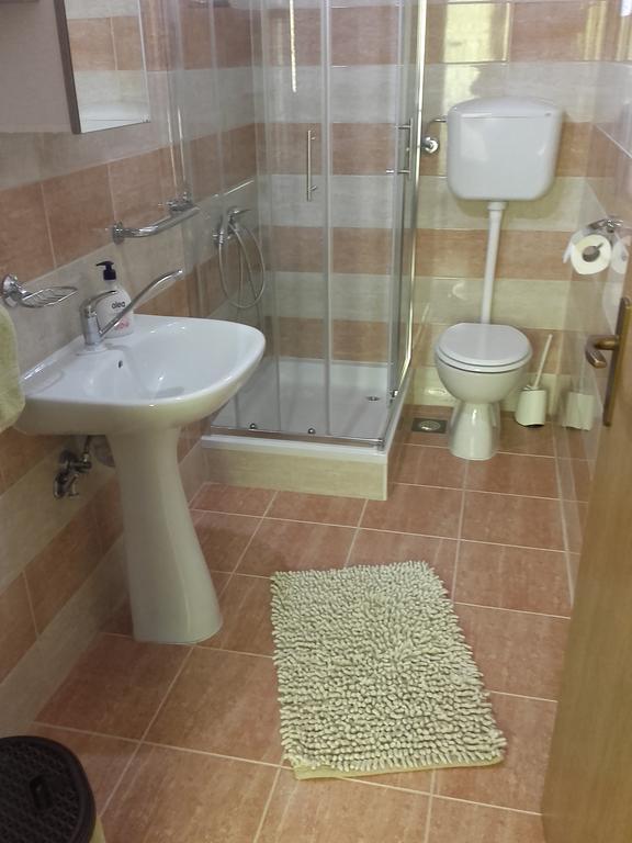 Apartment Malvina Mali Losinj Bagian luar foto