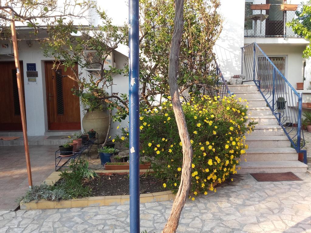 Apartment Malvina Mali Losinj Bagian luar foto